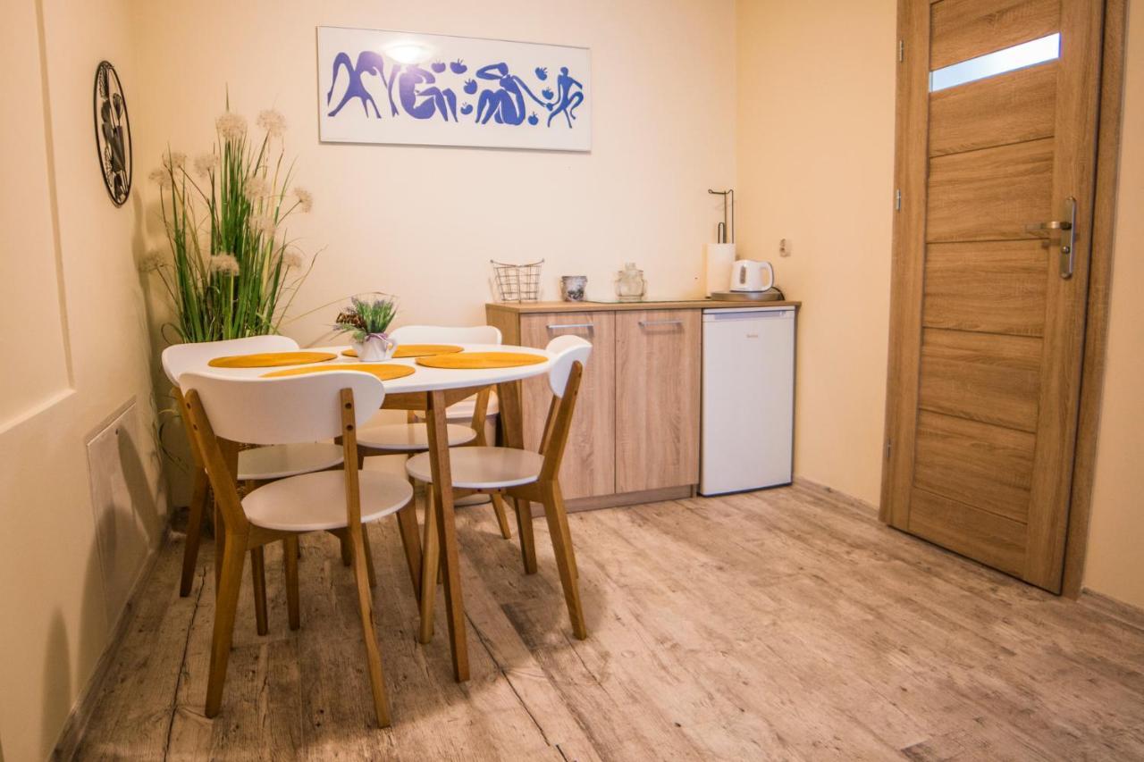 Noclegi Fregata - Pokoje Goscinne W Solinie 661-459-339 Солина Екстериор снимка